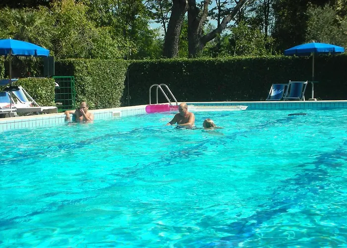 לינה וארוחת בוקר Da Pio פיאטרה סנטה